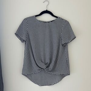 Banana Republic Black and White Houndstooth Tie Front Short Sleeve Blouse